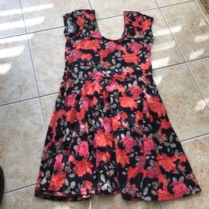Short Sleeve Dress Size Small